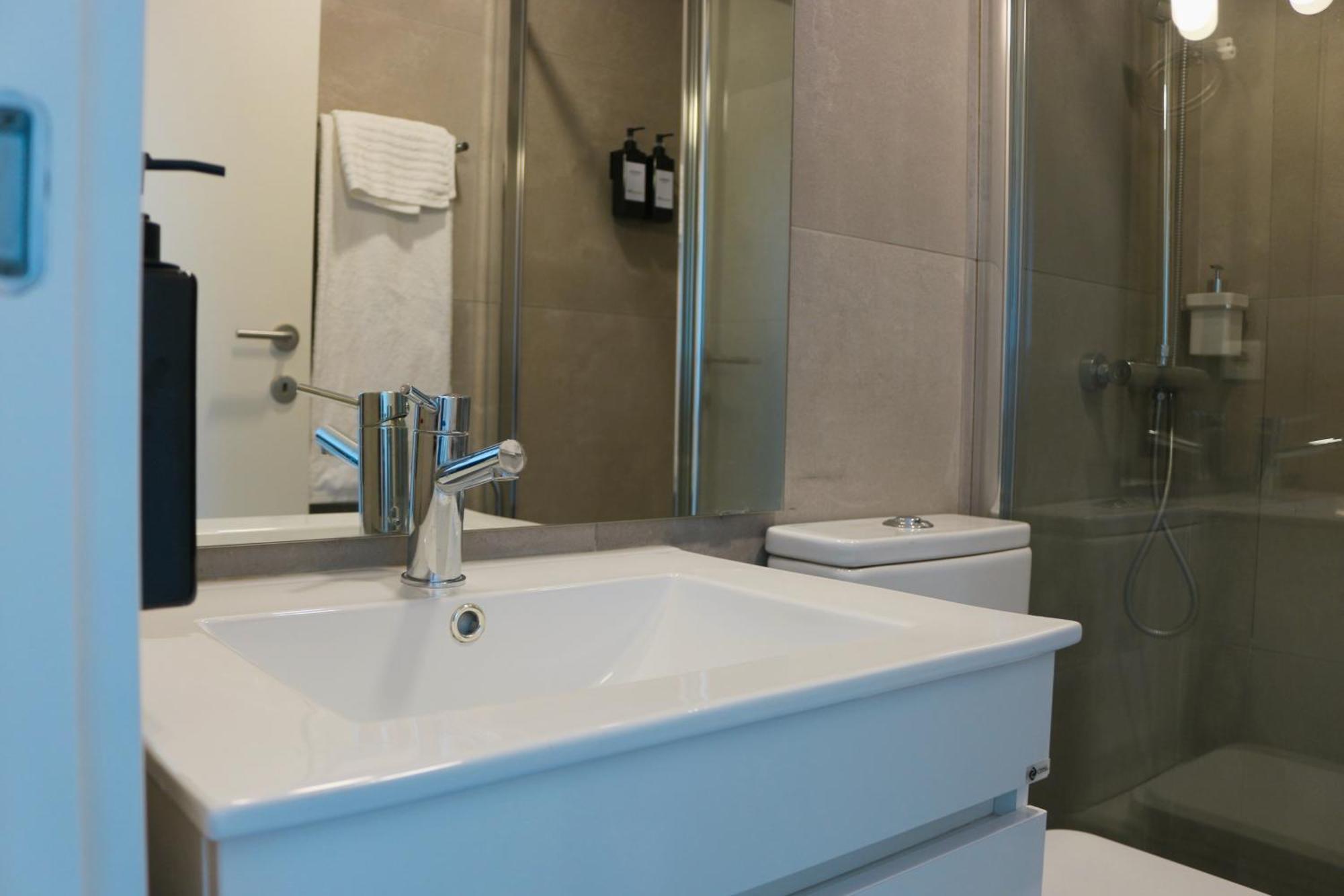 Villa 9 Min Metro Do Downtown&Free Parking And Private Terrace OOporto Exterior foto
